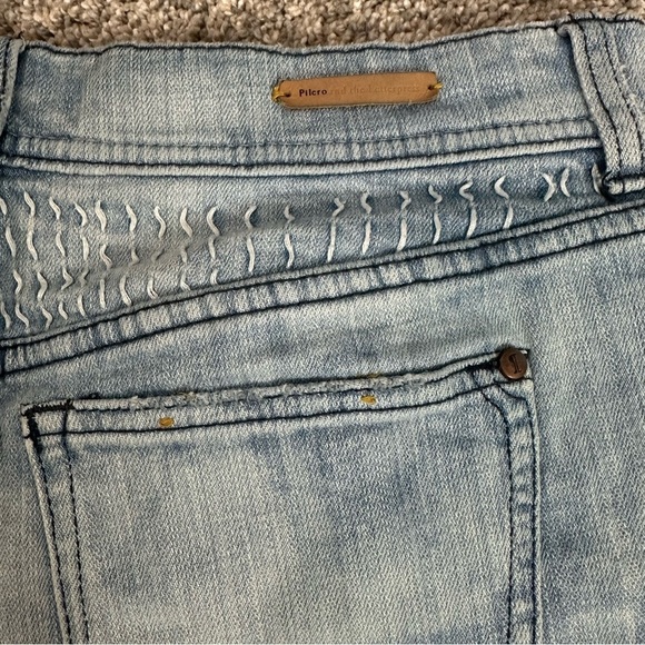 Anthropologie Pilcro Embroidered Denim Shorts 25 cuffed hem midrise 2.5 inseam - Picture 6 of 11